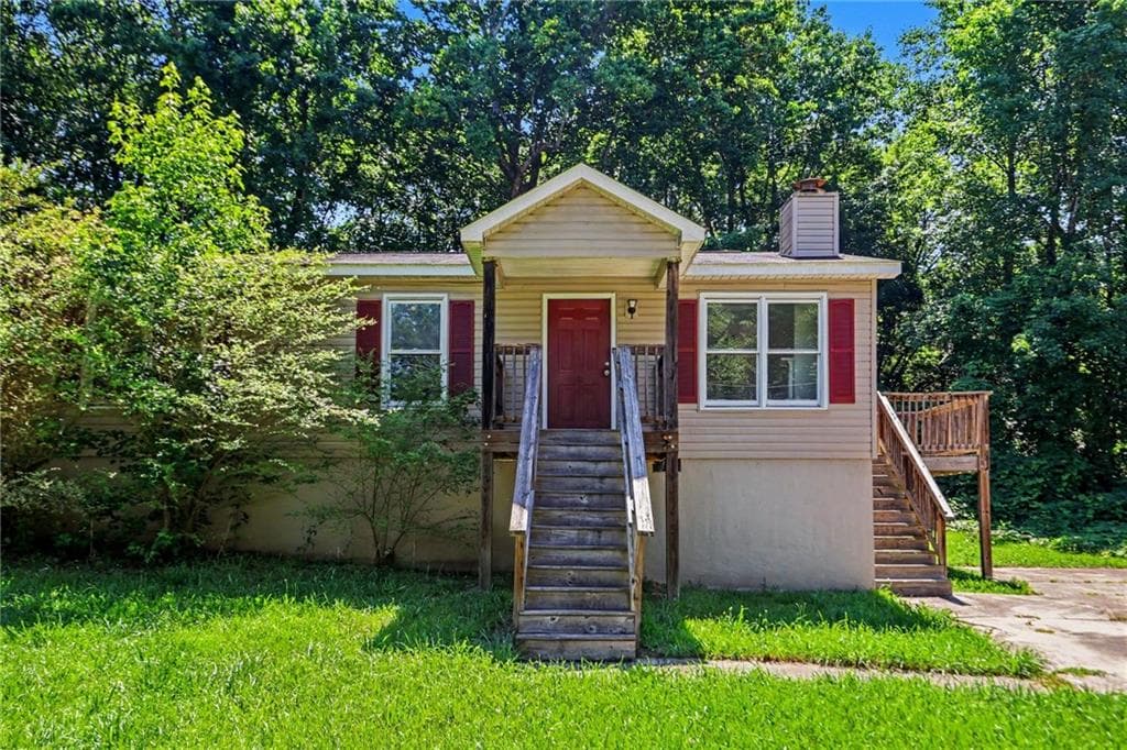 3 bedroom, 1 bathroom, 1,025 sq ft single family residence for sale at 270 Knob Drive, Carrollton, GA 30116 — photo 1 of 25