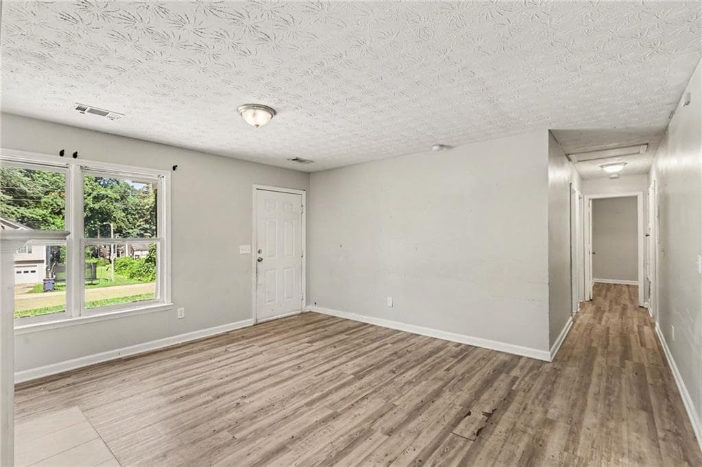 3 bedroom, 1 bathroom, 1,025 sq ft single family residence for sale at 270 Knob Drive, Carrollton, GA 30116 — photo 4