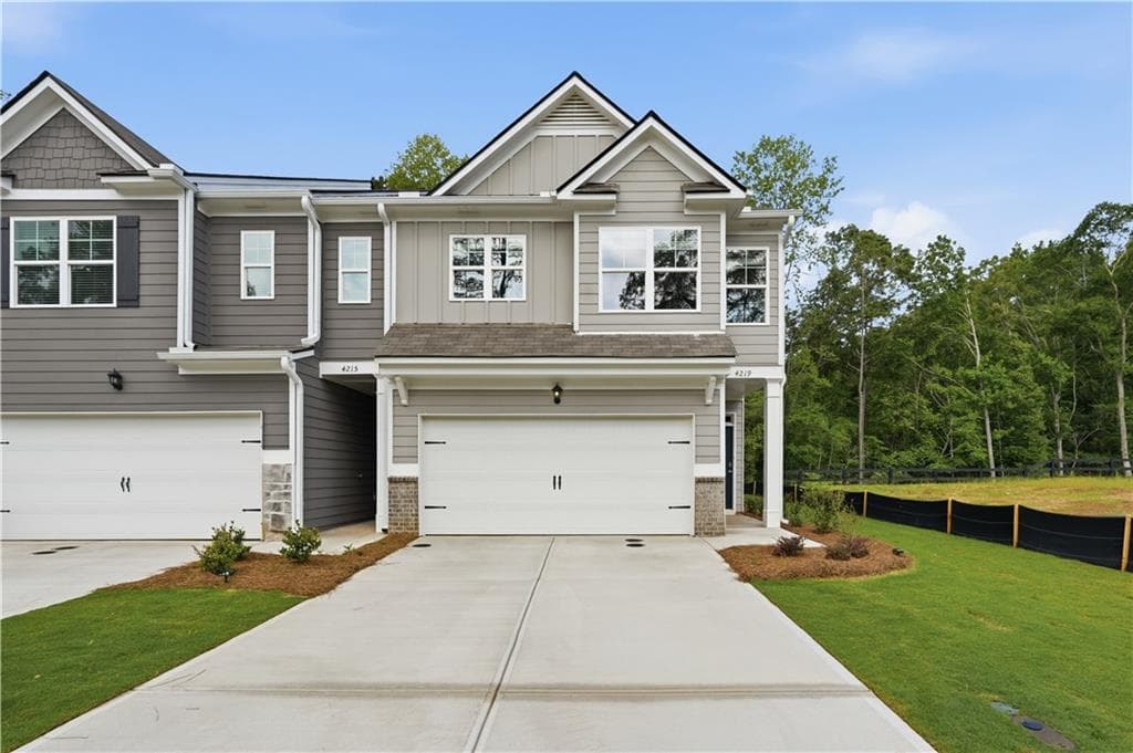 3 bedroom, 3 bathroom, 1,857 sq ft townhouse for rent at 4219 Merlin Pass, Gainesville, GA 30506 for $2,200 a month — photo 1 of 24