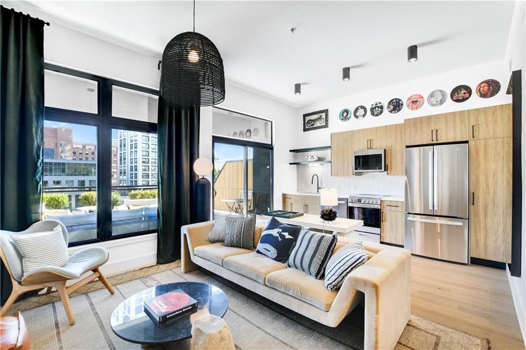 1 bedroom, 1 bathroom, 630 sq ft condominium for sale at 567 Ponce De Leon Avenue 406, Atlanta, GA 30308 — photo 5