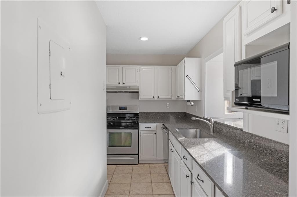 2 bedroom, 3 bathroom, 1,330 sq ft condominium for rent at 1771 Defoor Avenue D, Atlanta, GA 30318 for $2,000 a month — photo 10