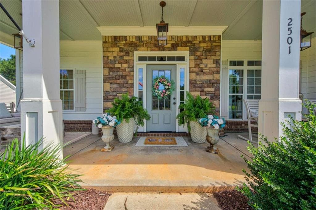 4 bedroom, 3 bathroom, 2,572 sq ft single family residence for sale at 2501 Morningside Way, Watkinsville, GA 30677 — photo 2