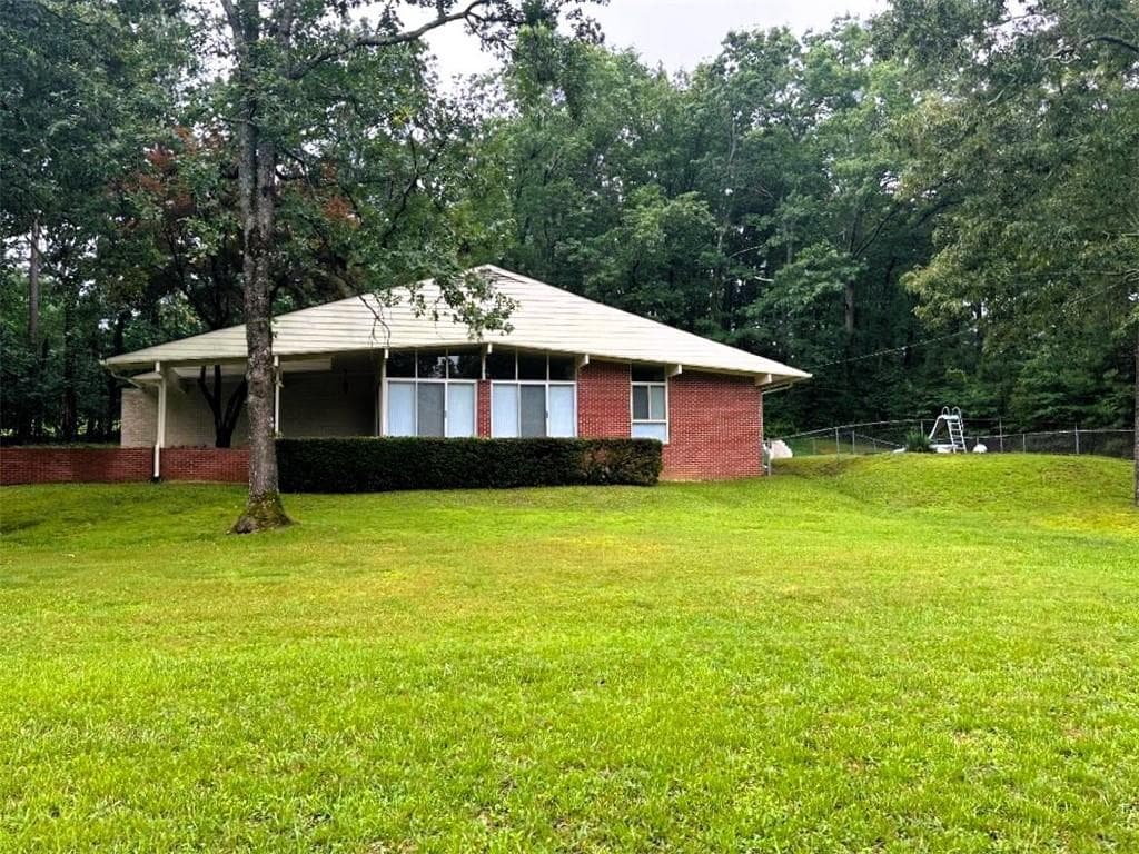 4 bedroom, 2 bathroom, 2,310 sq ft single family residence sold at 158 Nike Drive, Calhoun, GA 30701