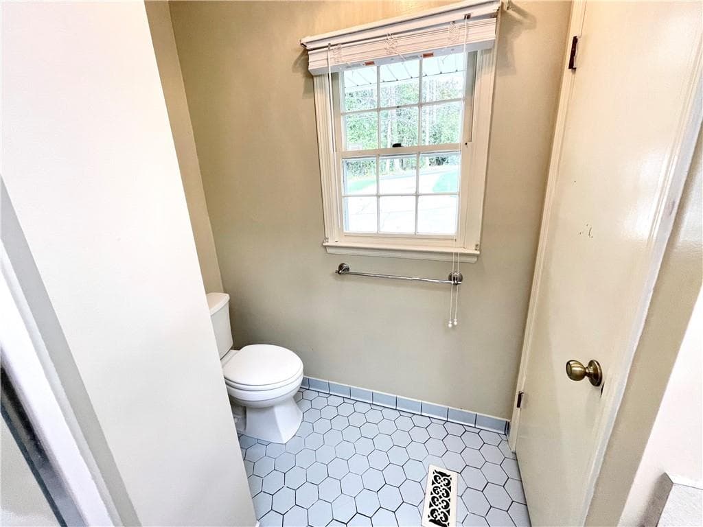 4 bedroom, 3 bathroom, 1,740 sq ft single family residence for sale at 226 Pine Forest Drive, Lawrenceville, GA 30046 — photo 9