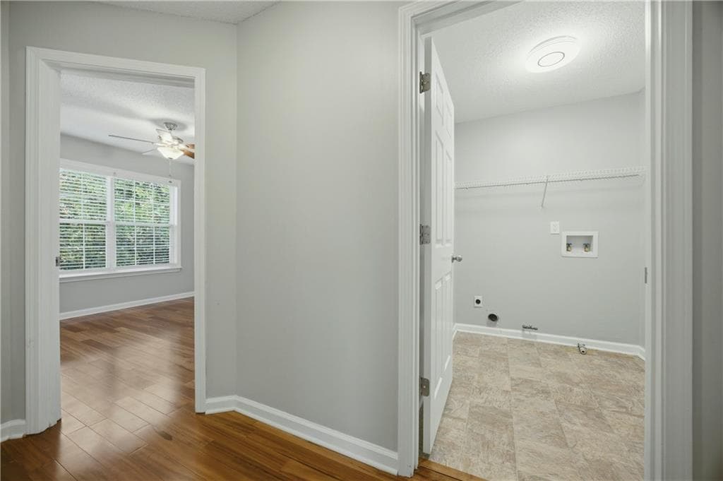 4 bedroom, 3 bathroom, 2,038 sq ft single family residence for sale at 415 Maisie Court, Alpharetta, GA 30004 — photo 9