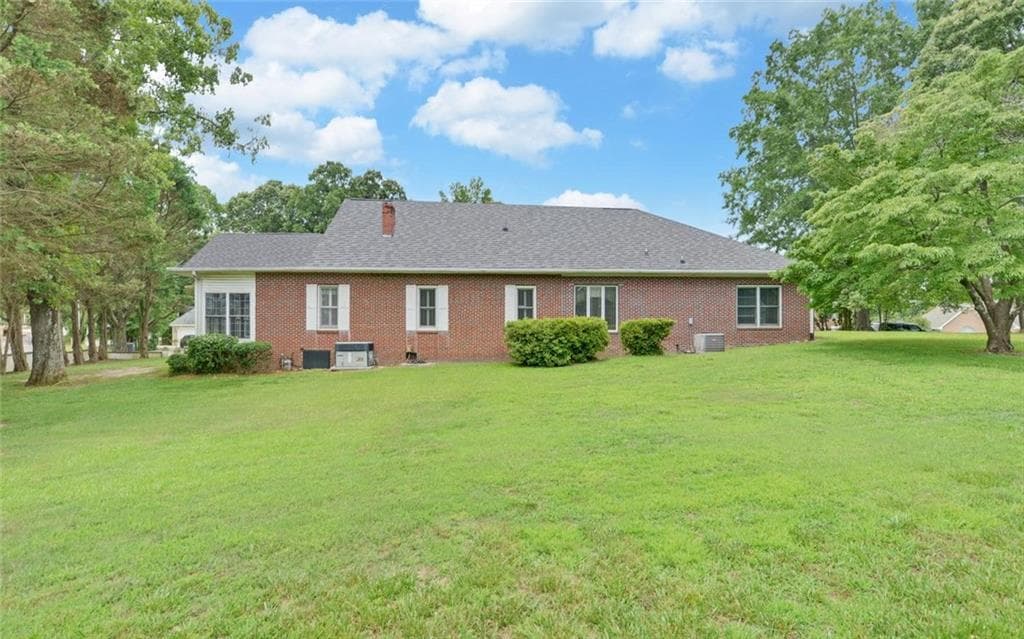 3 bedroom, 4 bathroom, 2,147 sq ft single family residence under contract at 1261 Enota Avenue, Gainesville, GA 30501 — photo 5