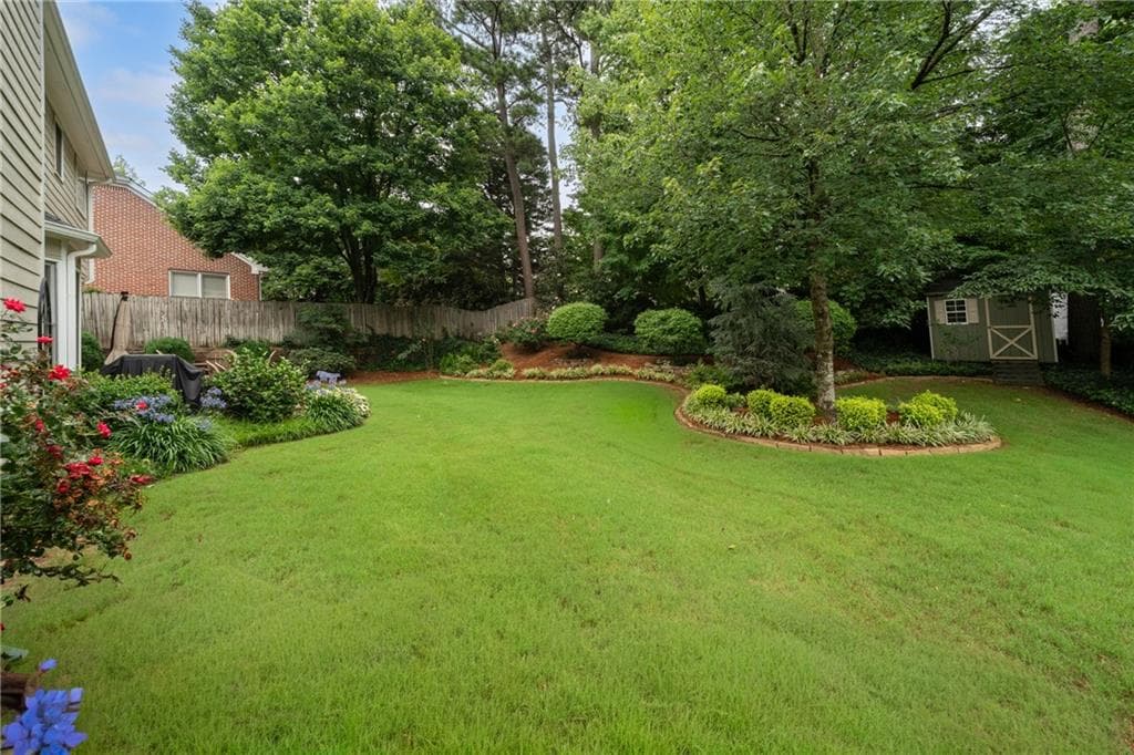 4 bedroom, 3 bathroom, 3,025 sq ft single family residence under contract at 4451 Oakdale Vinings Landing, Smyrna, GA 30080 — photo 2