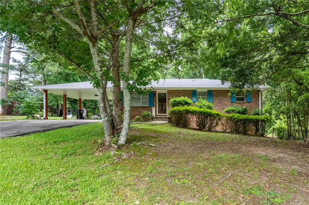 4 bedroom, 3 bathroom, 2,052 sq ft single family residence for sale at 3430 Hillbrook Court, Marietta, GA 30008 — photo 2