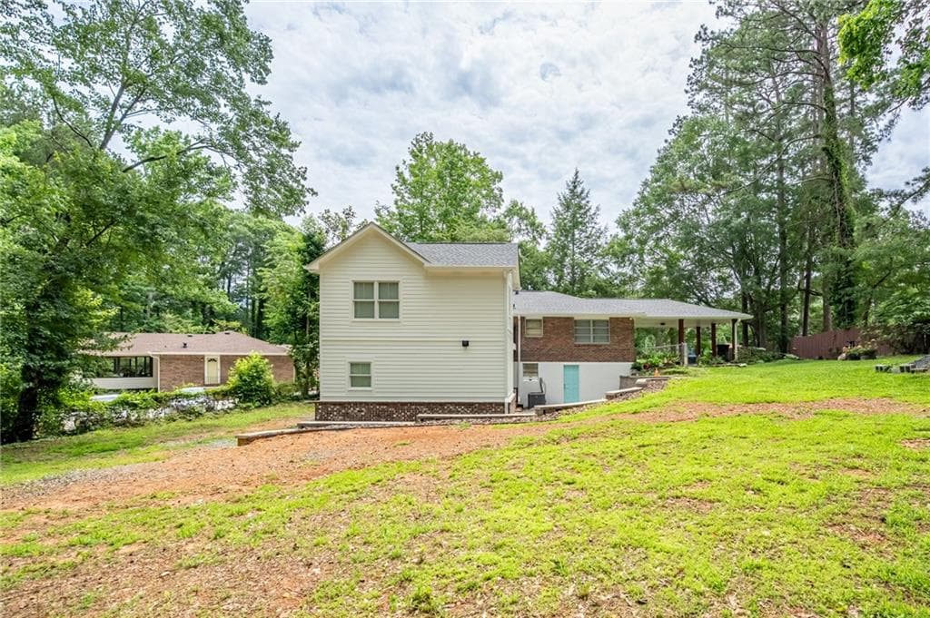 4 bedroom, 3 bathroom, 2,052 sq ft single family residence for sale at 3430 Hillbrook Court, Marietta, GA 30008 — photo 5