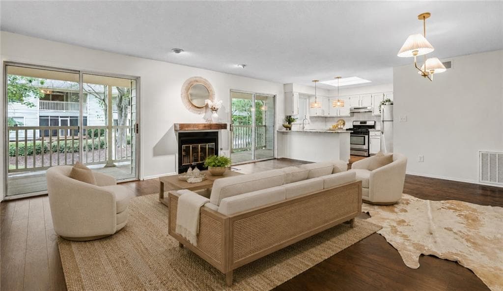 24 Doranne Court, Smyrna, GA 30080 — most recent listing photo