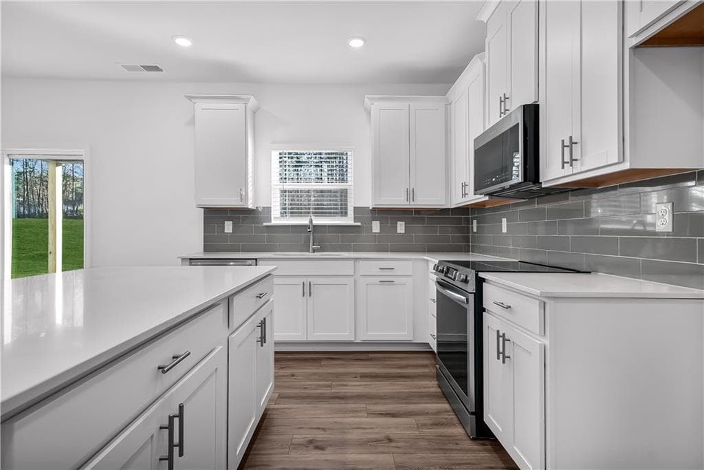 5 bedroom, 4 bathroom, 2,220 sq ft single family residence under contract at 421 Panther Creek Lane, Jackson, GA 30233 — photo 6