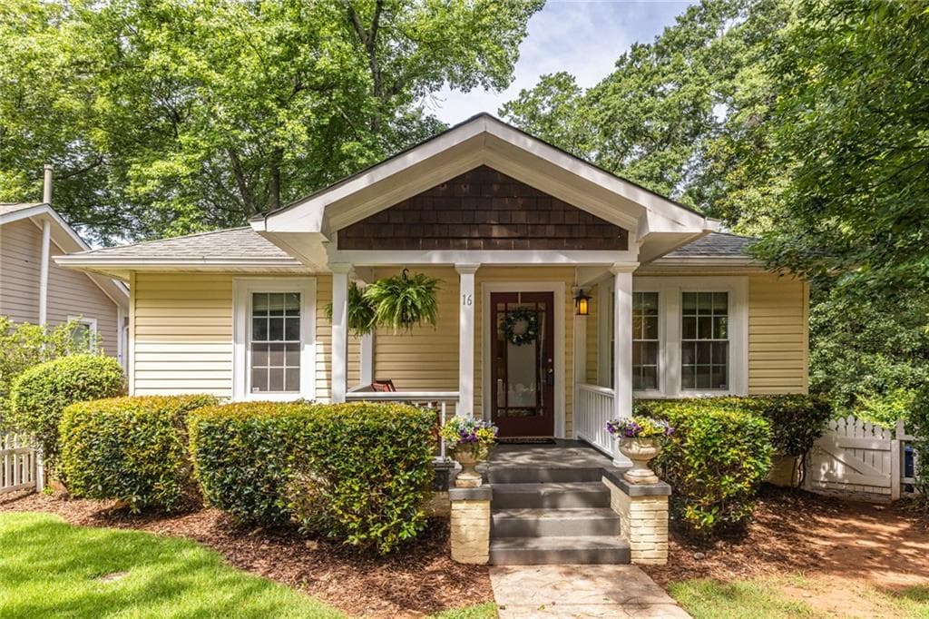 2 bedroom, 2 bathroom, 850 sq ft single family residence sold at 16 1st Avenue, Atlanta, GA 30317