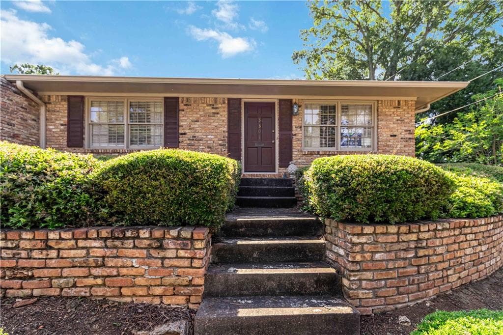 2 bedroom, 2 bathroom, 1,260 sq ft condominium for sale at 3301 Stonecrest Court, Atlanta, GA 30341