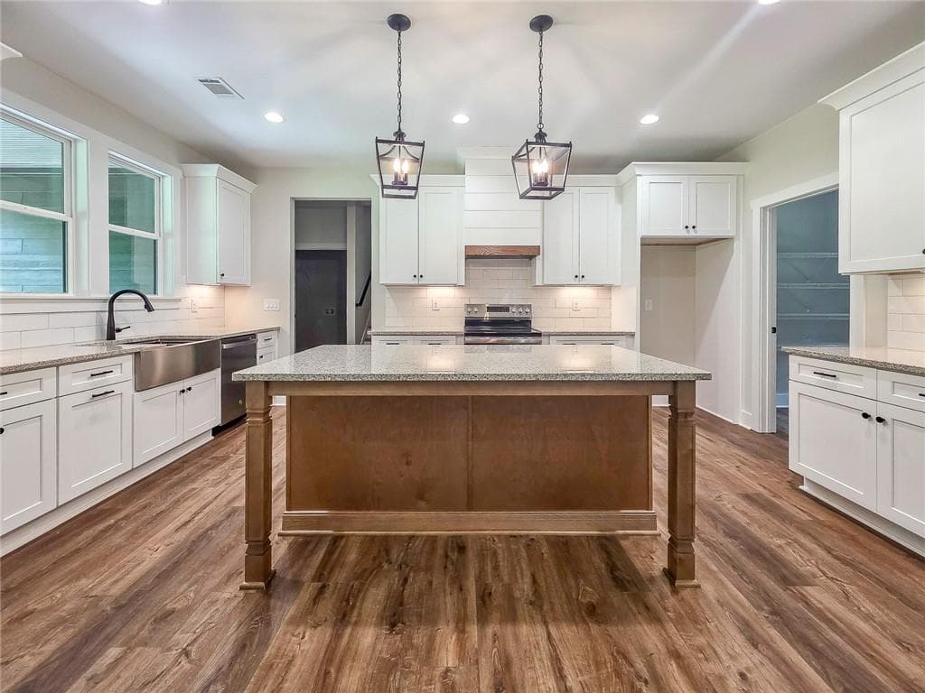4 bedroom, 3 bathroom, 2,449 sq ft single family residence under contract at 105 Holly Branch Path, Rockmart, GA 30153 — photo 8