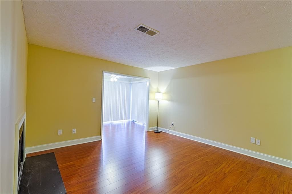 2 bedroom, 1 bathroom, 1,097 sq ft condominium for rent at 1808 Augusta Drive, Marietta, GA 30067 for $1,545 a month — photo 2