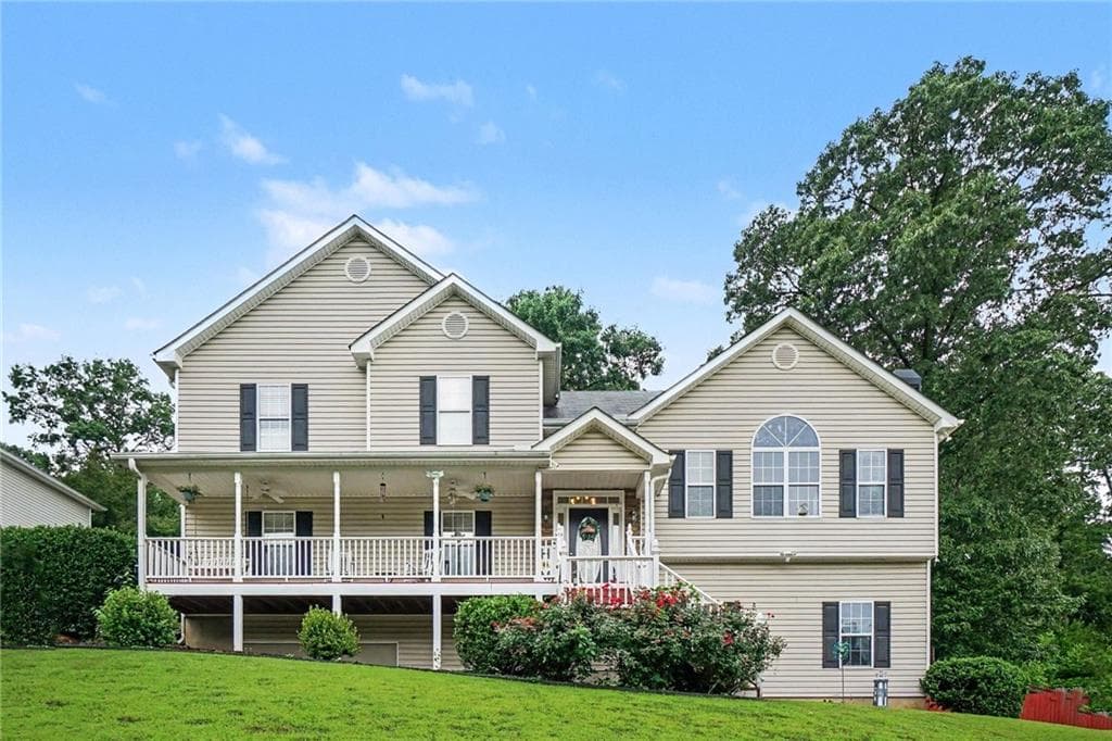 4 bedroom, 3 bathroom, 2,480 sq ft single family residence for sale at 250 Sable Trace Drive, Acworth, GA 30102