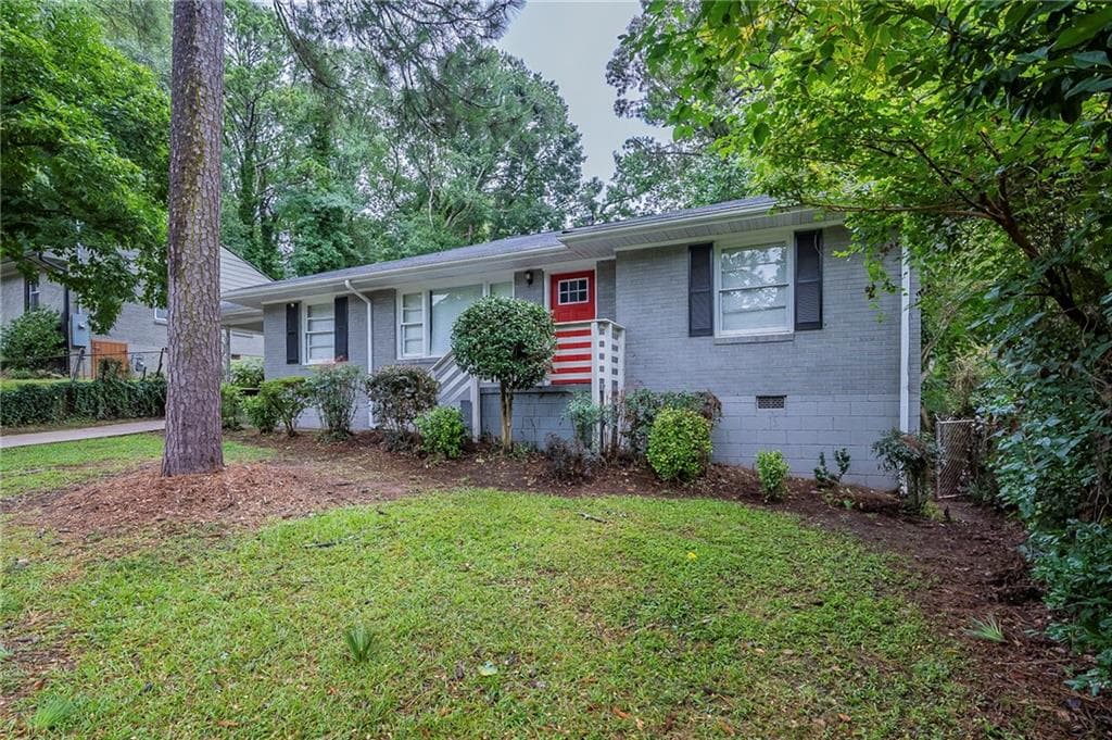 3 bedroom, 1 bathroom, 1,218 sq ft single family residence for sale at 2450 Springdale Road, Atlanta, GA 30315 — photo 2