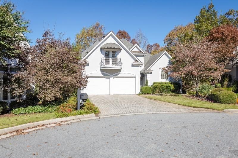 5 bedroom, 6 bathroom, 3,414 sq ft single family residence for sale at 4217 Wieuca Overlook, Atlanta, GA 30342 — photo 1 of 61
