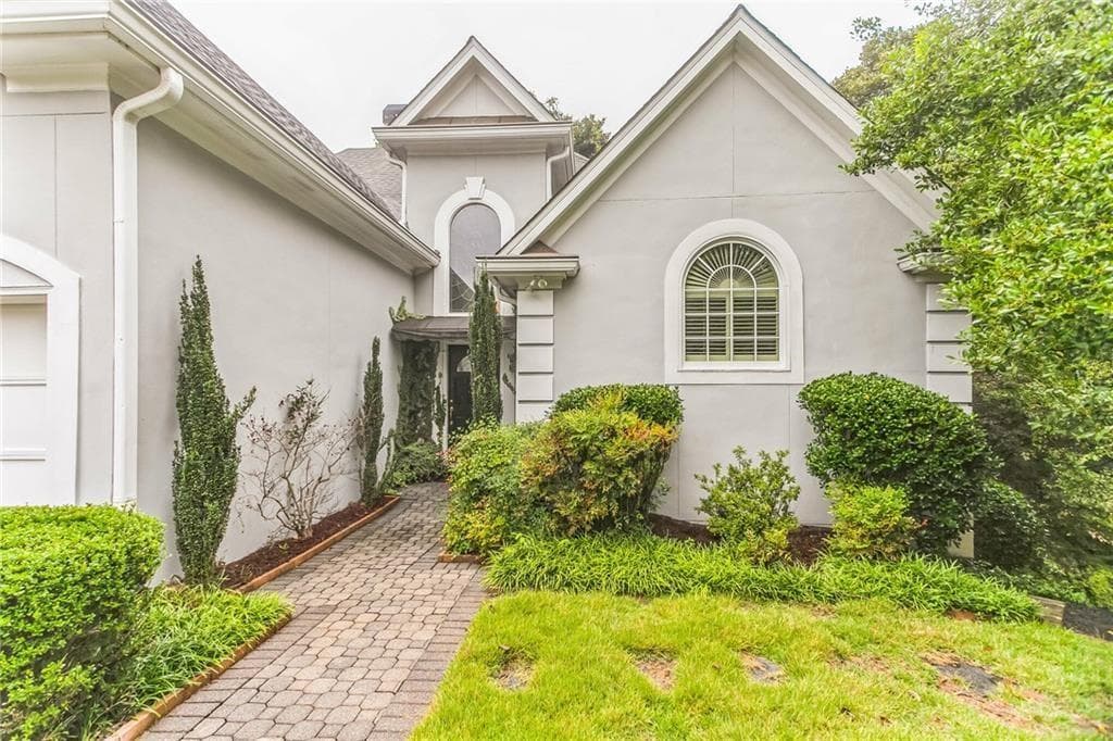 5 bedroom, 6 bathroom, 3,414 sq ft single family residence for sale at 4217 Wieuca Overlook, Atlanta, GA 30342 — photo 4