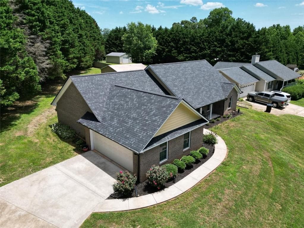3 bedroom, 2 bathroom, 1,785 sq ft single family residence for sale at 75 Eastgate Drive, Dawsonville, GA 30534 — photo 1 of 30
