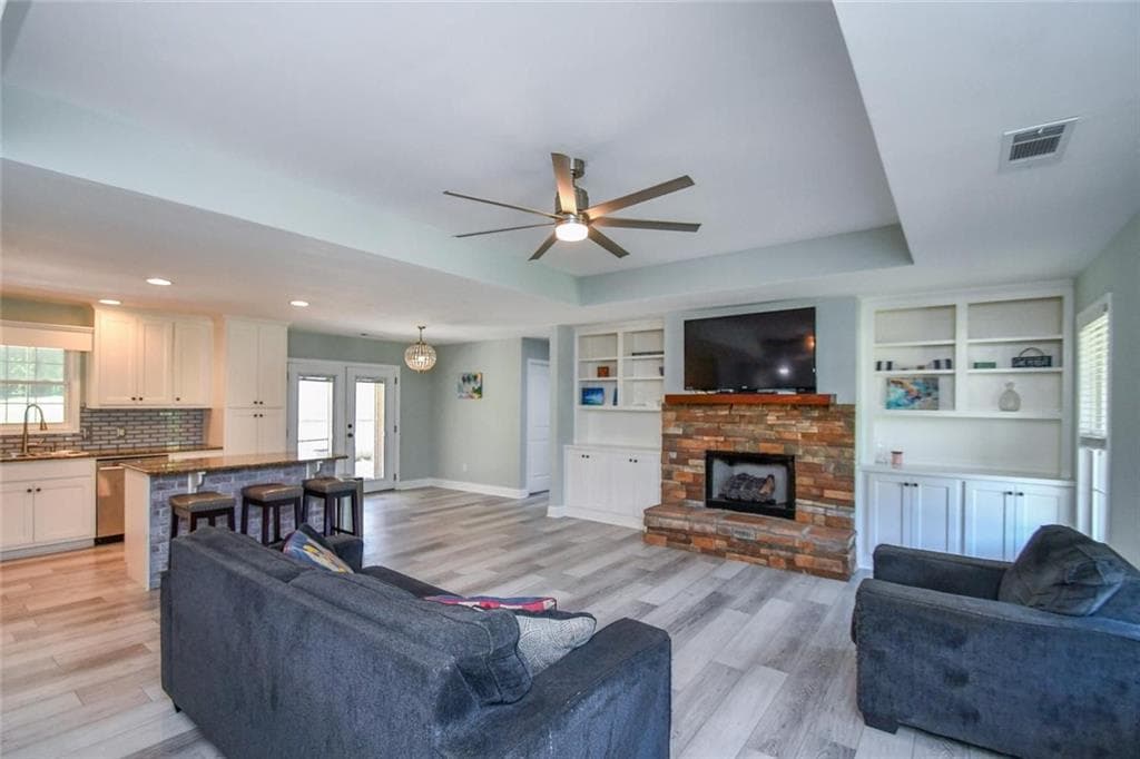 3 bedroom, 2 bathroom, 1,785 sq ft single family residence for sale at 75 Eastgate Drive, Dawsonville, GA 30534 — photo 2
