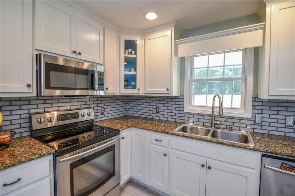 3 bedroom, 2 bathroom, 1,785 sq ft single family residence for sale at 75 Eastgate Drive, Dawsonville, GA 30534 — photo 7