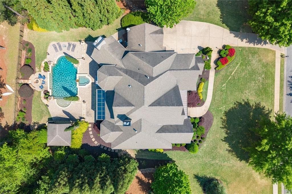 7 bedroom, 6 bathroom, 8,433 sq ft single family residence for sale at 1225 Waterfall Lane, Acworth, GA 30101 — photo 5