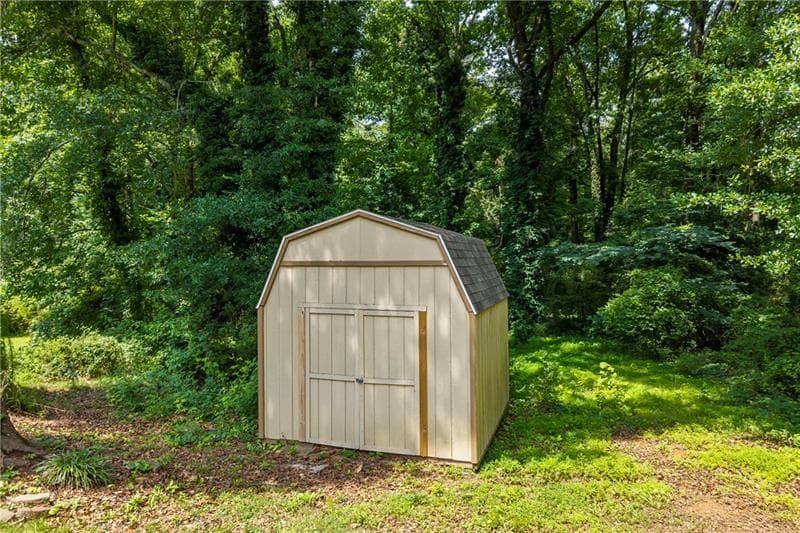 3 bedroom, 2 bathroom, 1,328 sq ft single family residence for rent at 1314 Hidden Circle, Sugar Hill, GA 30518 for $2,100 a month — photo 6
