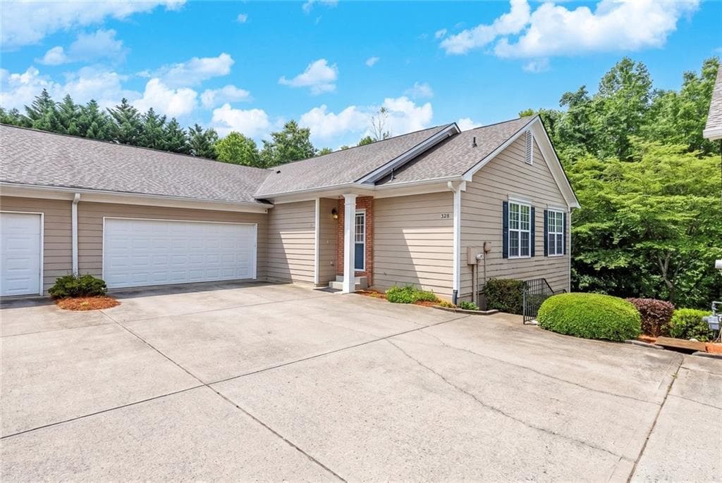 2 bedroom, 2 bathroom, 1,540 sq ft townhouse for sale at 326 Camry Circle, Dallas, GA 30157 — photo 1 of 36