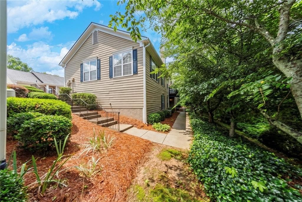 2 bedroom, 2 bathroom, 1,540 sq ft townhouse for sale at 326 Camry Circle, Dallas, GA 30157 — photo 2