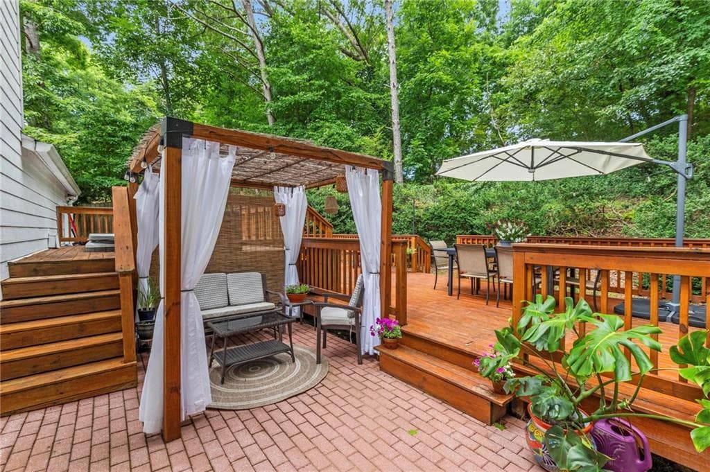 225 Royal Colony Court