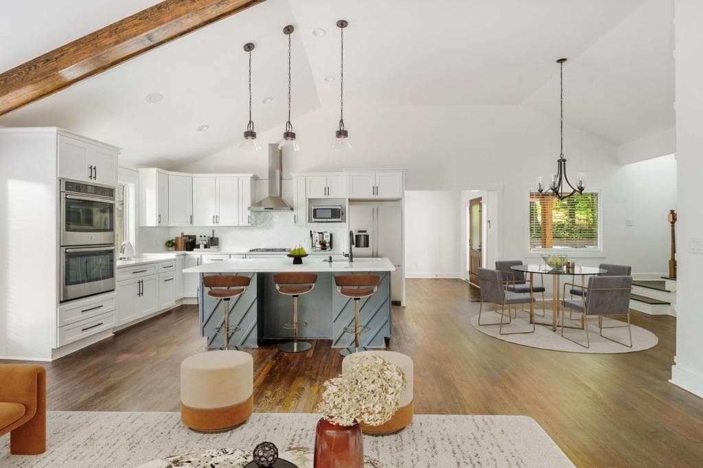 4 bedroom, 5 bathroom, 3,000 sq ft single family residence for sale at 1461 Lively Ridge Road, Atlanta, GA 30329 — photo 4