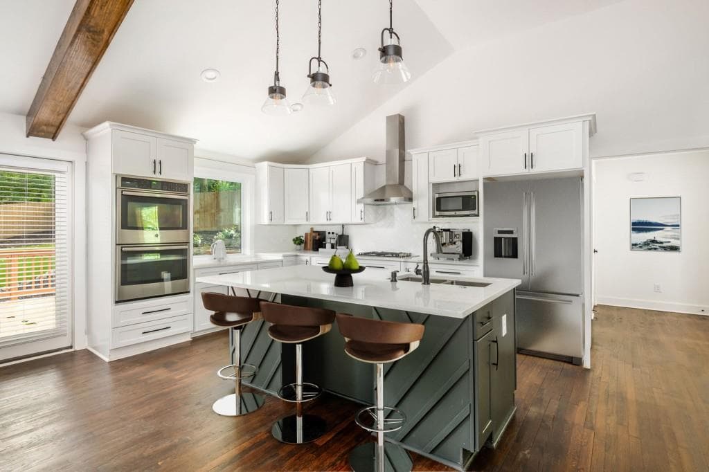 4 bedroom, 5 bathroom, 3,000 sq ft single family residence for sale at 1461 Lively Ridge Road, Atlanta, GA 30329 — photo 5