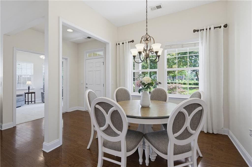 3 bedroom, 3 bathroom, 2,282 sq ft condominium under contract at 2711 Grapevine Circle, Cumming, GA 30041 — photo 6
