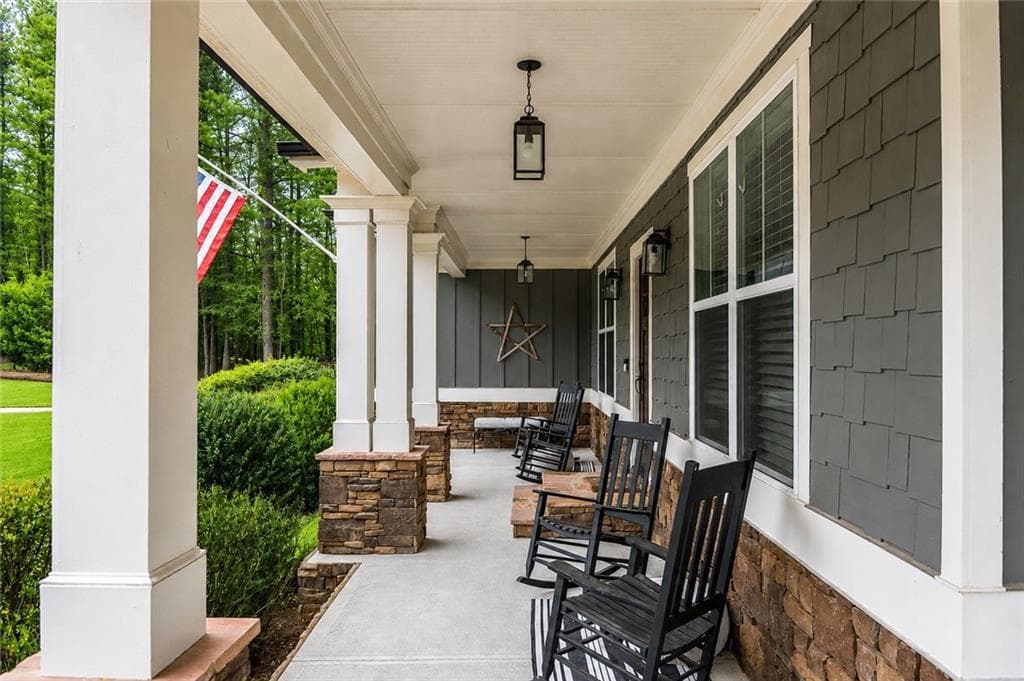 6 bedroom, 4 bathroom, 4,408 sq ft single family residence under contract at 3617 Satilla Drive, Monroe, GA 30656 — photo 3