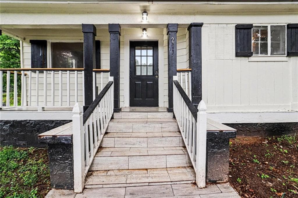 3 bedroom, 2 bathroom, 1,450 sq ft single family residence for sale at 203 Kenwood Road, Fayetteville, GA 30214 — photo 5