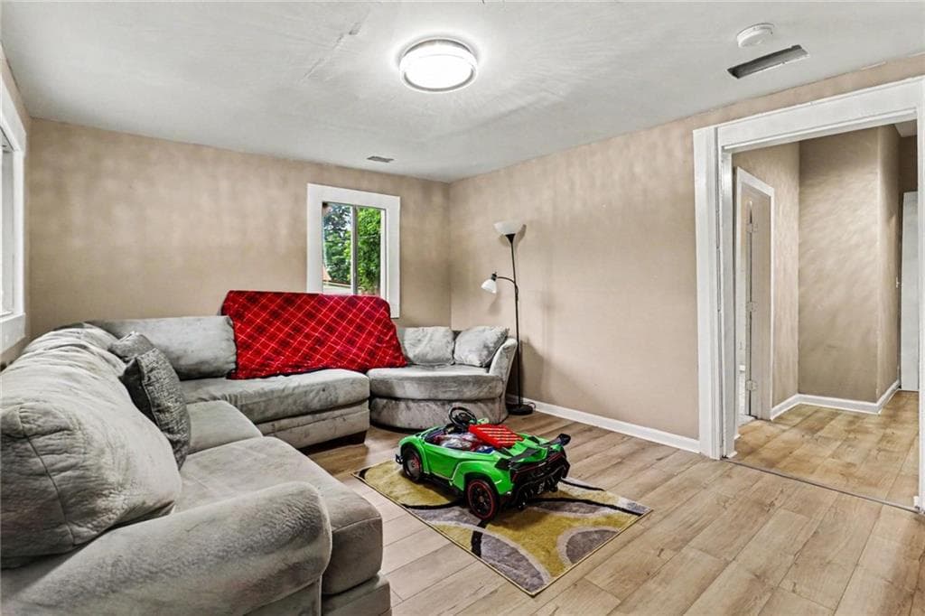 3 bedroom, 2 bathroom, 1,450 sq ft single family residence for sale at 203 Kenwood Road, Fayetteville, GA 30214 — photo 7