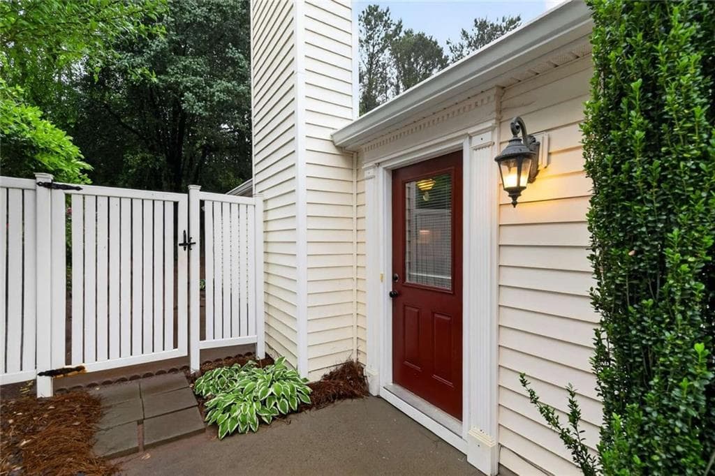 2 bedroom, 2 bathroom, 988 sq ft single family residence under contract at 1158 Britley Park Lane, Woodstock, GA 30189 — photo 2