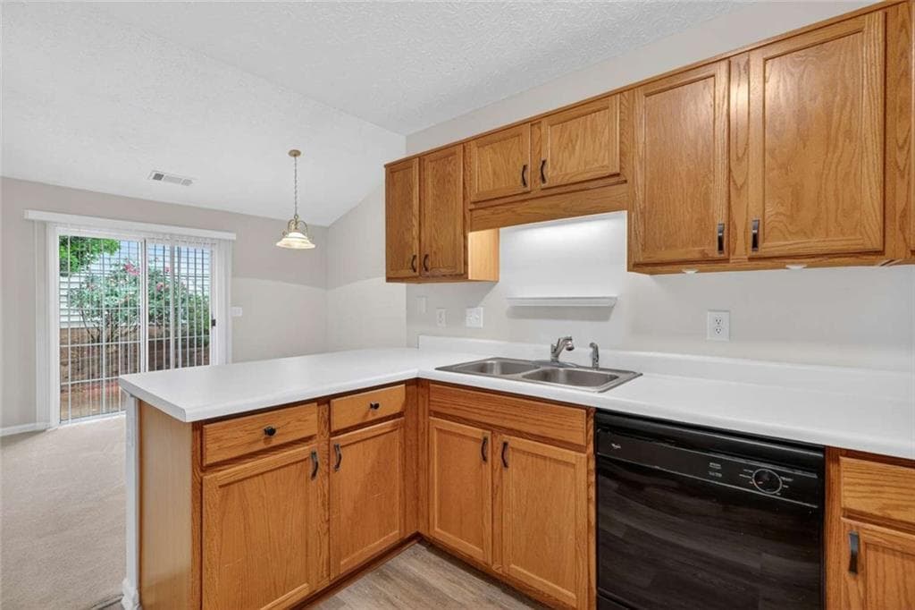 2 bedroom, 2 bathroom, 988 sq ft single family residence under contract at 1158 Britley Park Lane, Woodstock, GA 30189 — photo 6