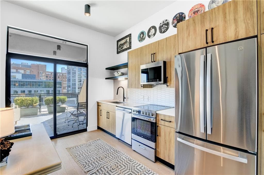 1 bedroom, 1 bathroom, 630 sq ft condominium for sale at 567 Ponce De Leon Avenue 412, Atlanta, GA 30308 — photo 6