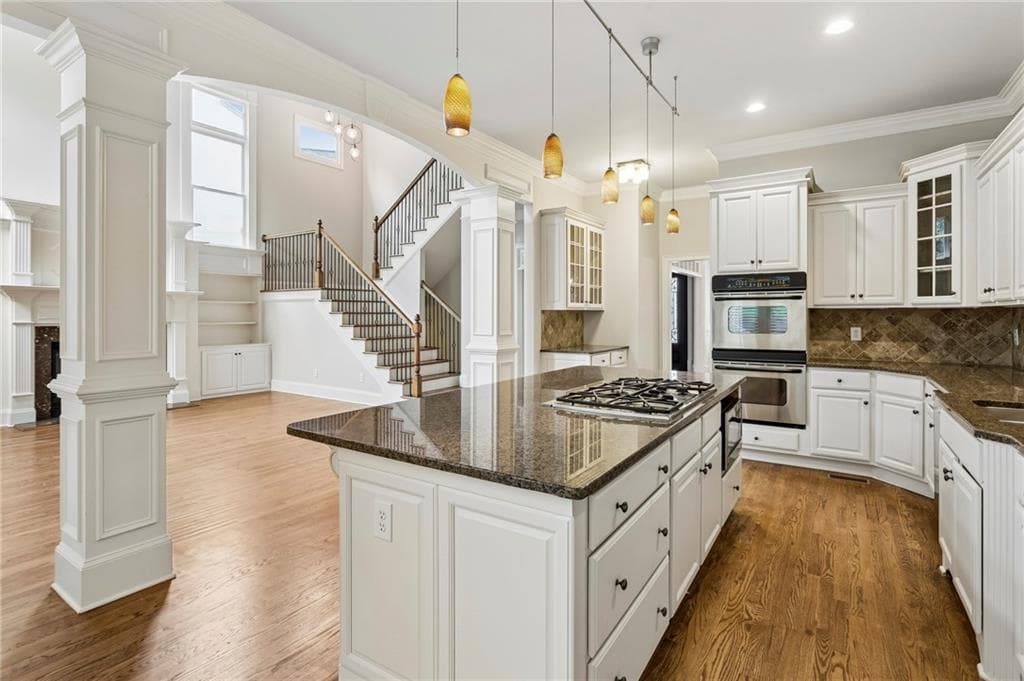 6 bedroom, 4 bathroom, 5,498 sq ft single family residence for sale at 1961 Lois Pointe, Smyrna, GA 30080 — photo 9