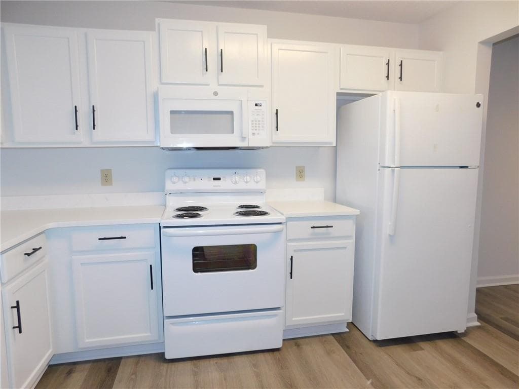 2 bedroom, 1 bathroom, 864 sq ft apartment for rent at 107 L Rock Garden Place, Dahlonega, GA 30533 for $1,230 a month — photo 4