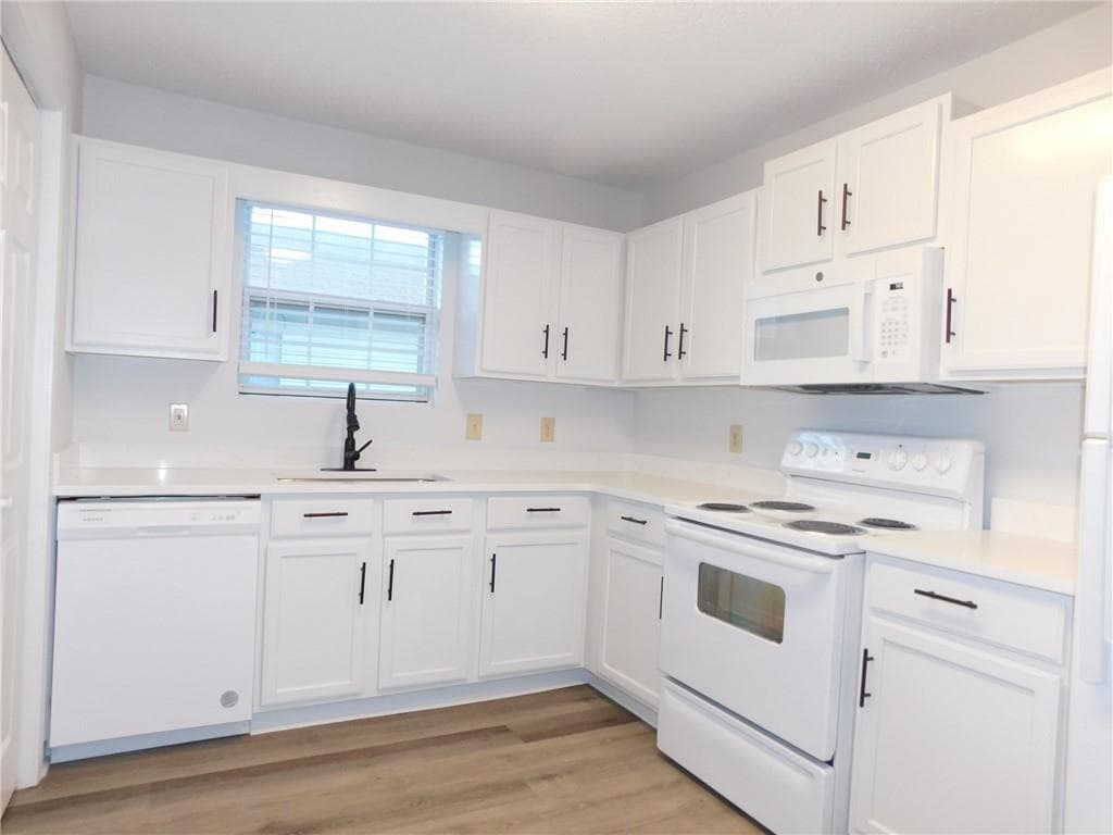 2 bedroom, 1 bathroom, 864 sq ft apartment for rent at 107 L Rock Garden Place, Dahlonega, GA 30533 for $1,230 a month — photo 6