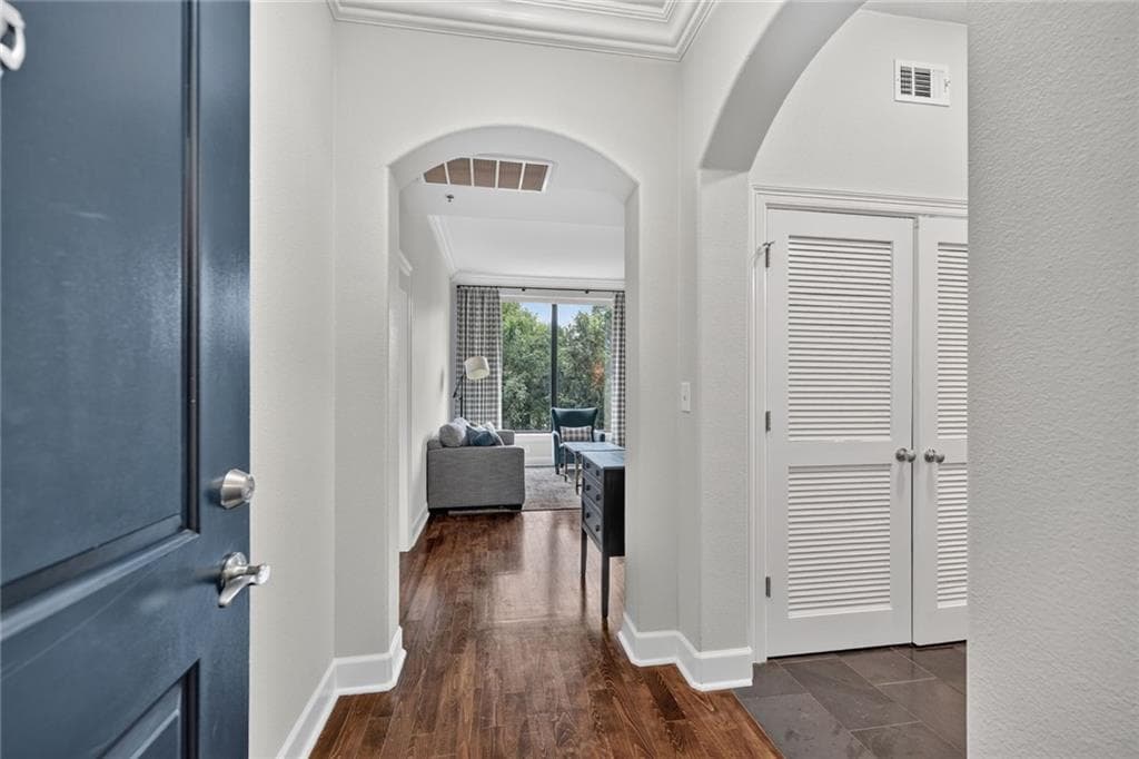 1 bedroom, 1 bathroom, 972 sq ft condominium sold at 3445 Stratford Road 402, Atlanta, GA 30326
