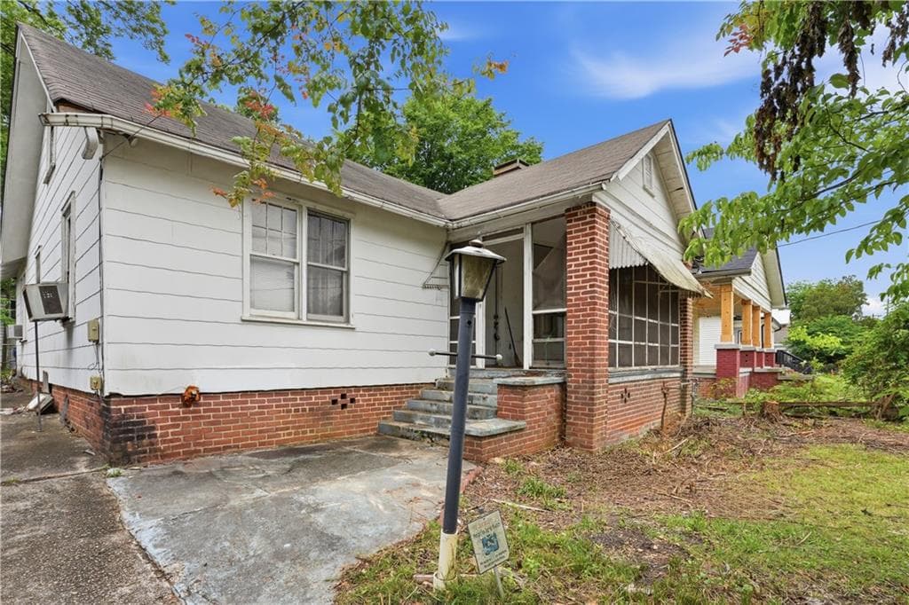 3 bedroom, 1 bathroom, 1,360 sq ft single family residence sold at 1426 Wadley Avenue, Atlanta, GA 30344