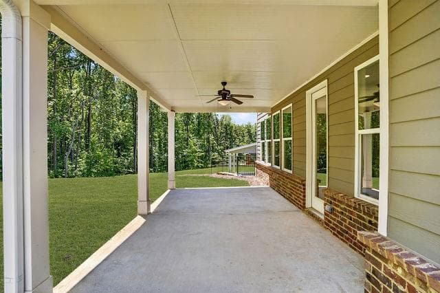 4 bedroom, 3 bathroom, 2,344 sq ft single family residence for sale at 2537 Parkside Way Lot 399, Gainesville, GA 30507 — photo 4