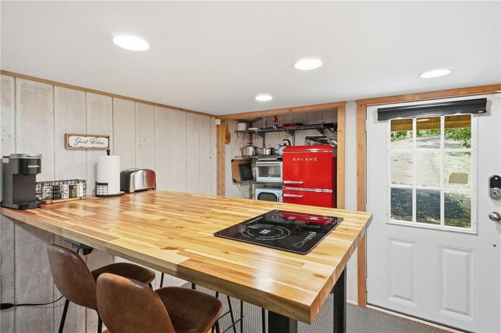 1 bedroom, 1 bathroom, 454 sq ft single family residence for sale at 225 Overlook Circle, Clarkesville, GA 30523 — photo 4