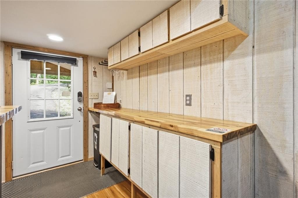 1 bedroom, 1 bathroom, 454 sq ft single family residence for sale at 225 Overlook Circle, Clarkesville, GA 30523 — photo 8