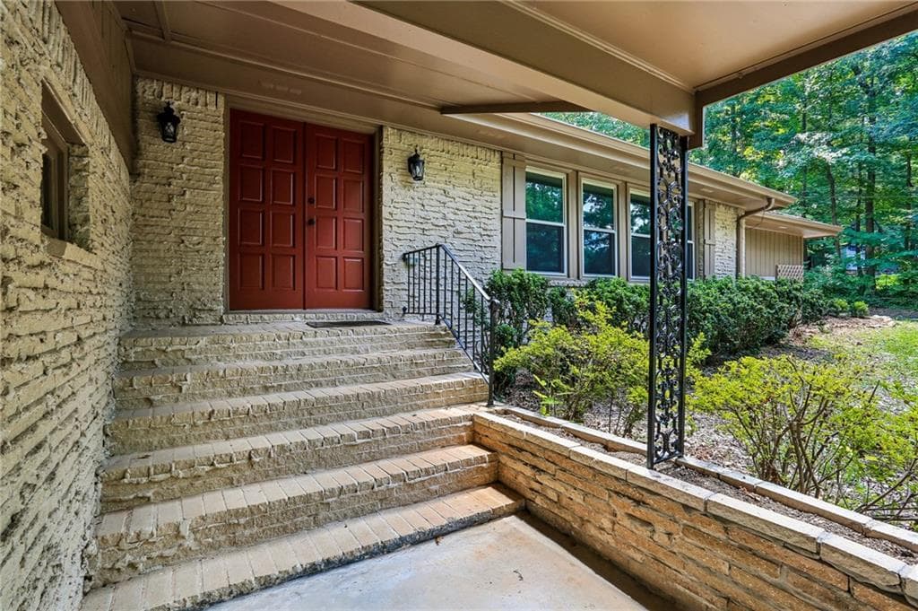 4 bedroom, 3 bathroom, 3,518 sq ft single family residence under contract at 2032 Gunstock Drive, Tucker, GA 30087