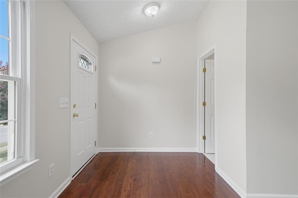 2 bedroom, 2 bathroom, 912 sq ft single family residence for sale at 628 Spanish Oak Drive, Acworth, GA 30102 — photo 3